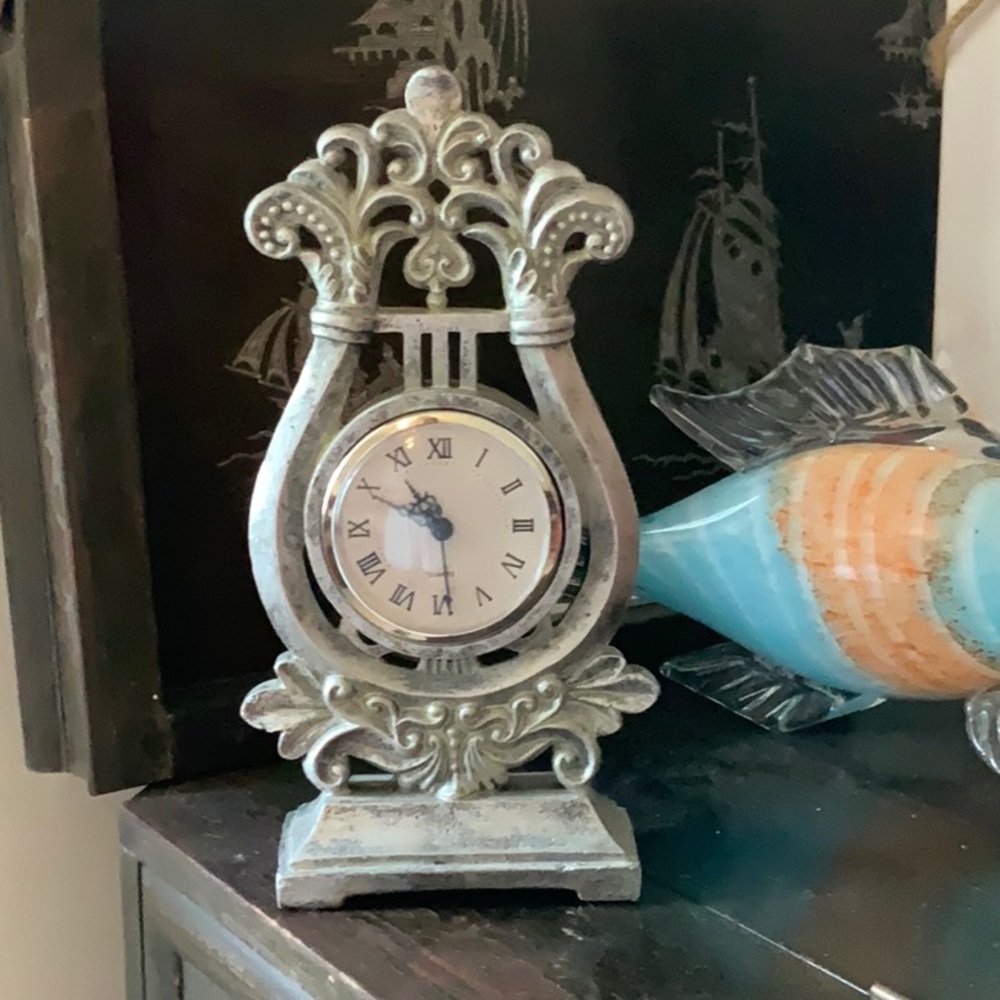 Quartz Desk Clock